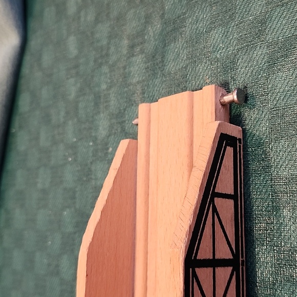 Brio Train tracks - Bridge, tunnels, and tracks with small hills. - Picture 12 of 14